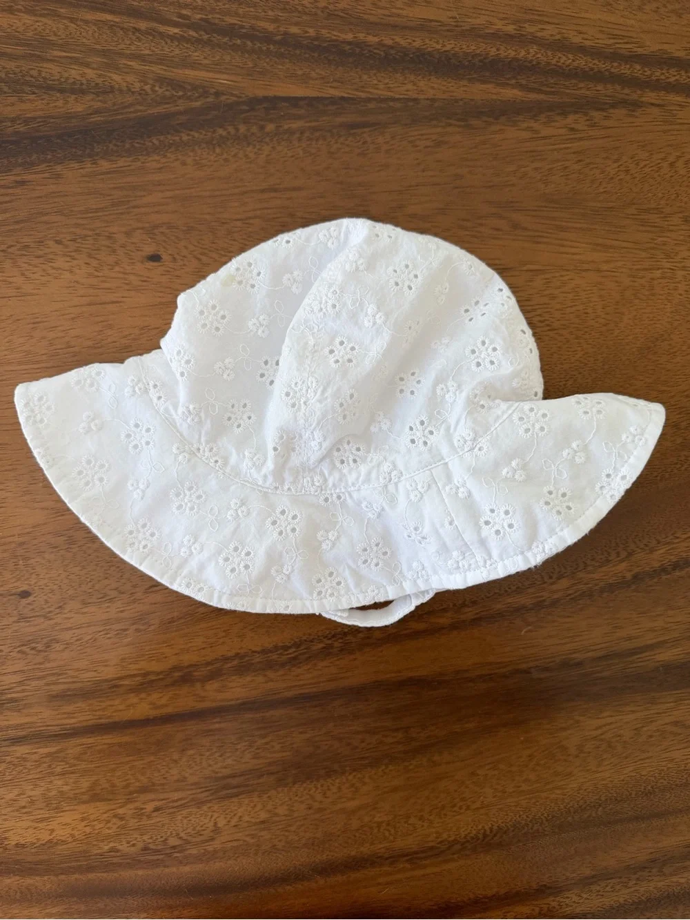 Carter’s White Eyelet Sun Hat 6-12M
